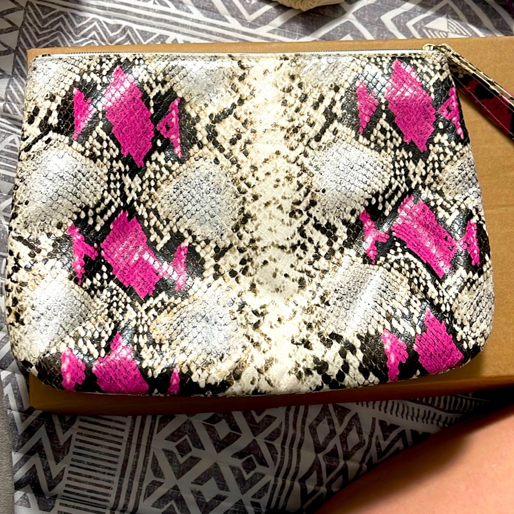 Elizabeth Arden Snakeskin-Motif Makeup Case